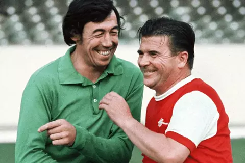 أرسنال وريال مدريد.. عندما ارتدى بوشكاش قميص الجانرز وسجل 6 ركلات جزاء (صور)